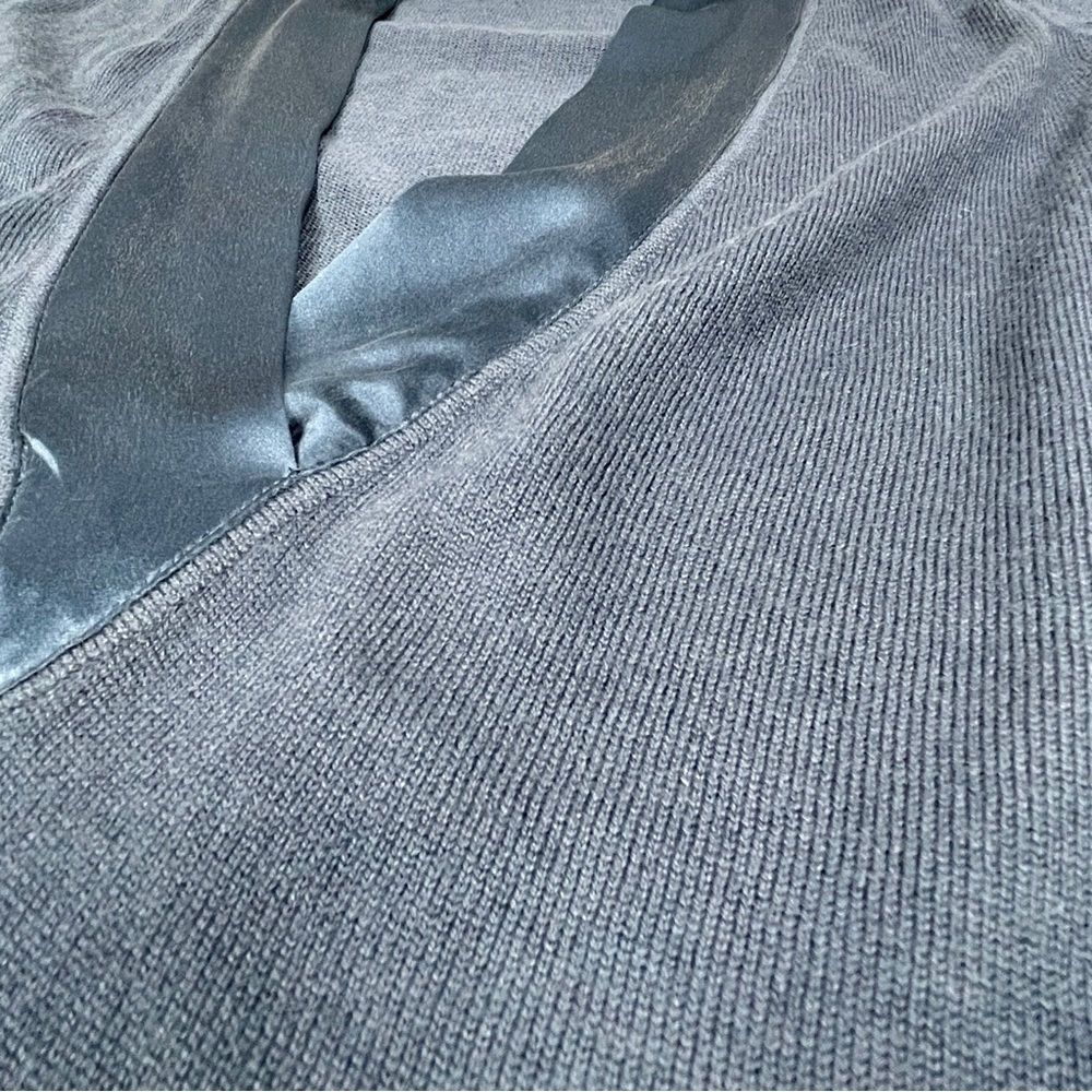 Stella McCartney Navy Satin-Trim V-Neck Sweater - Picture 9 of 15